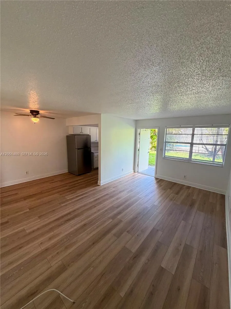 Foto de propiedad en 7041 Sunset Strip 109, Sunrise, FL 33313 Sunrise con MLS# 