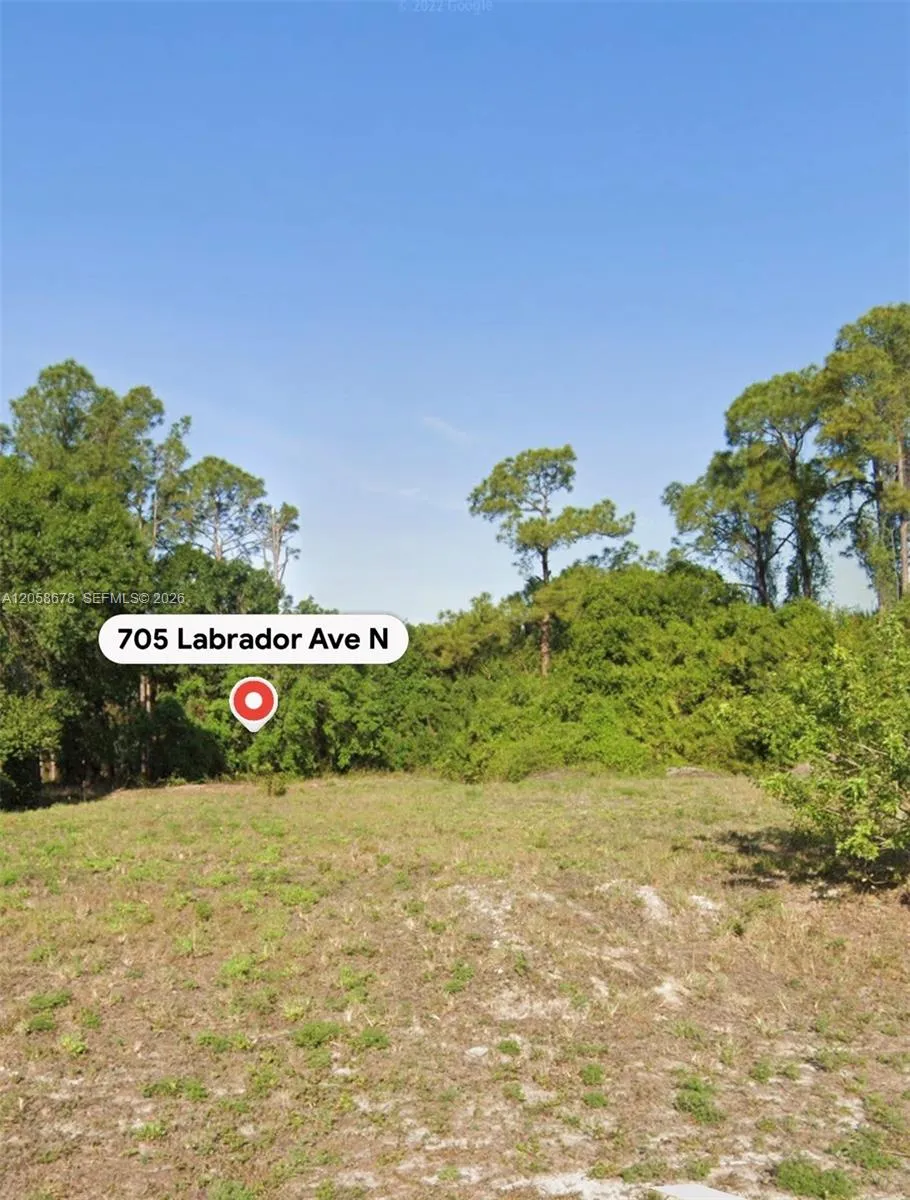 En Venta 705 Labrador Avenue N, Lehigh Acres, FL 33971, Lehigh Acres, FL 33971