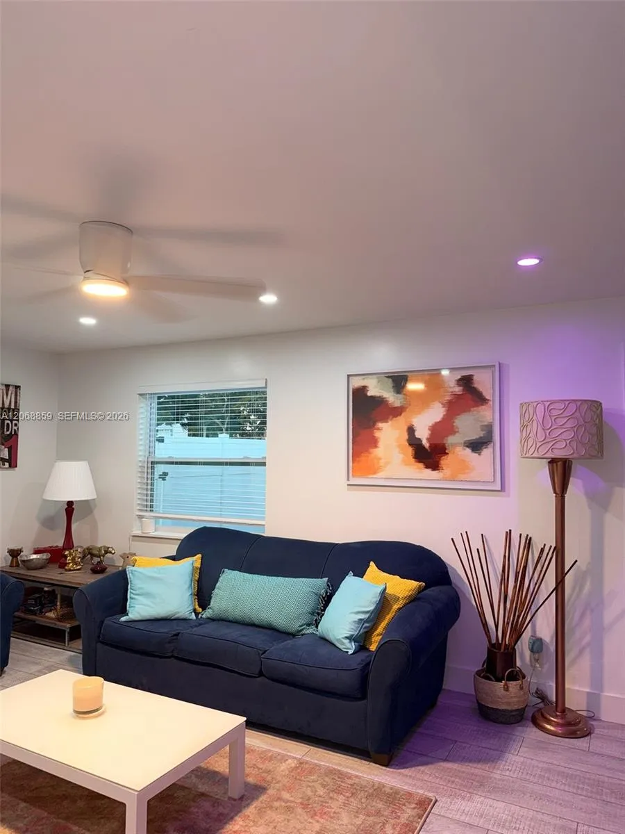 Foto de propiedad en 705 W Mango Street C, Lantana, FL 33462 Lantana con MLS# 