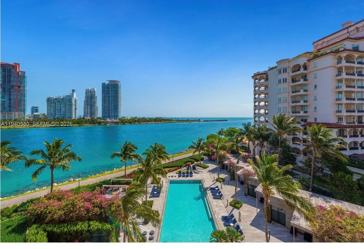 Foto de propiedad en 7055 Fisher Island Drive 7055, Miami Beach, FL 33109 Miami Beach con MLS# 