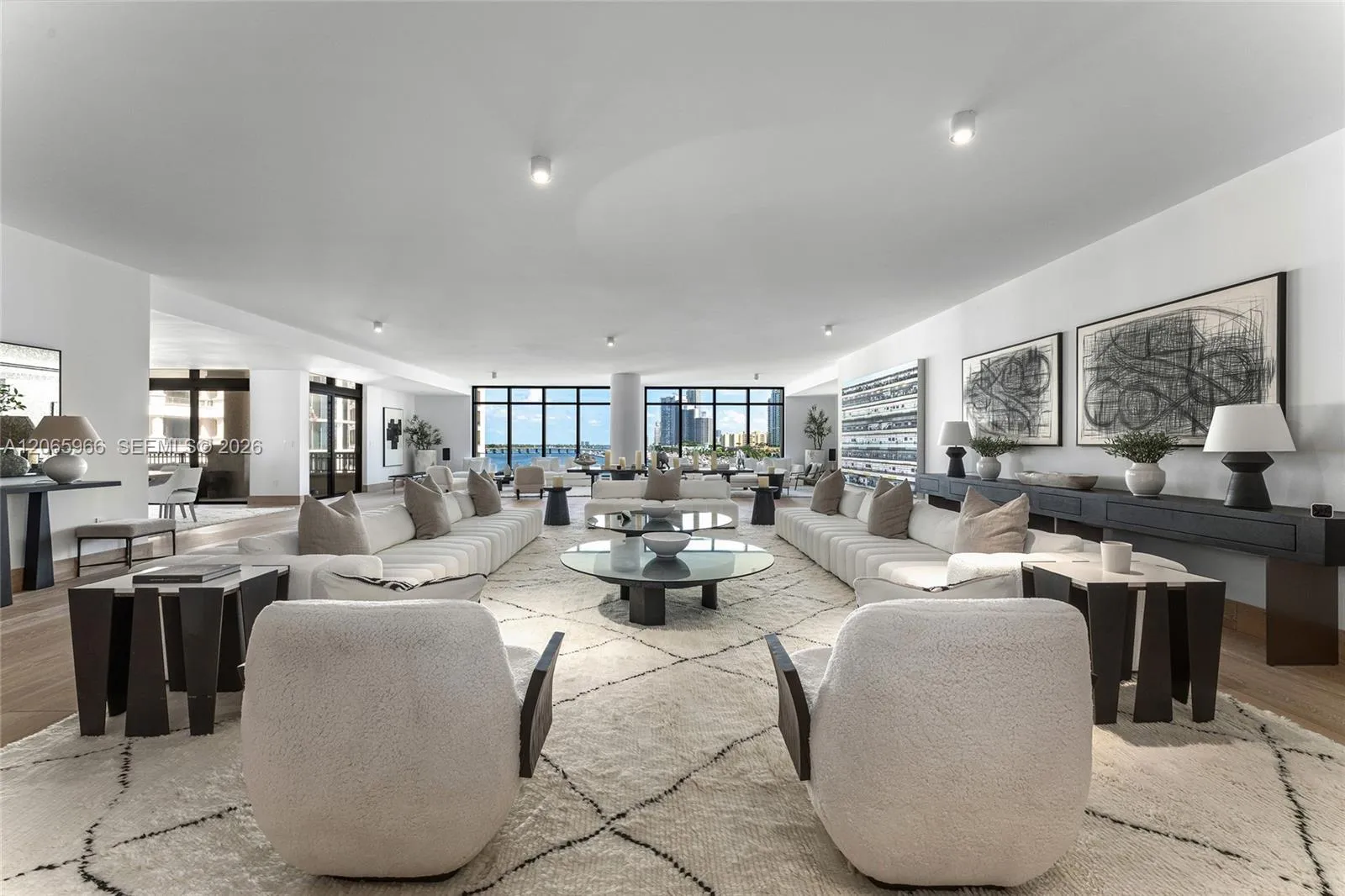 Foto de propiedad en 7061 Fisher Island Drive 7061, Miami Beach, FL 33109 Miami Beach con MLS# 