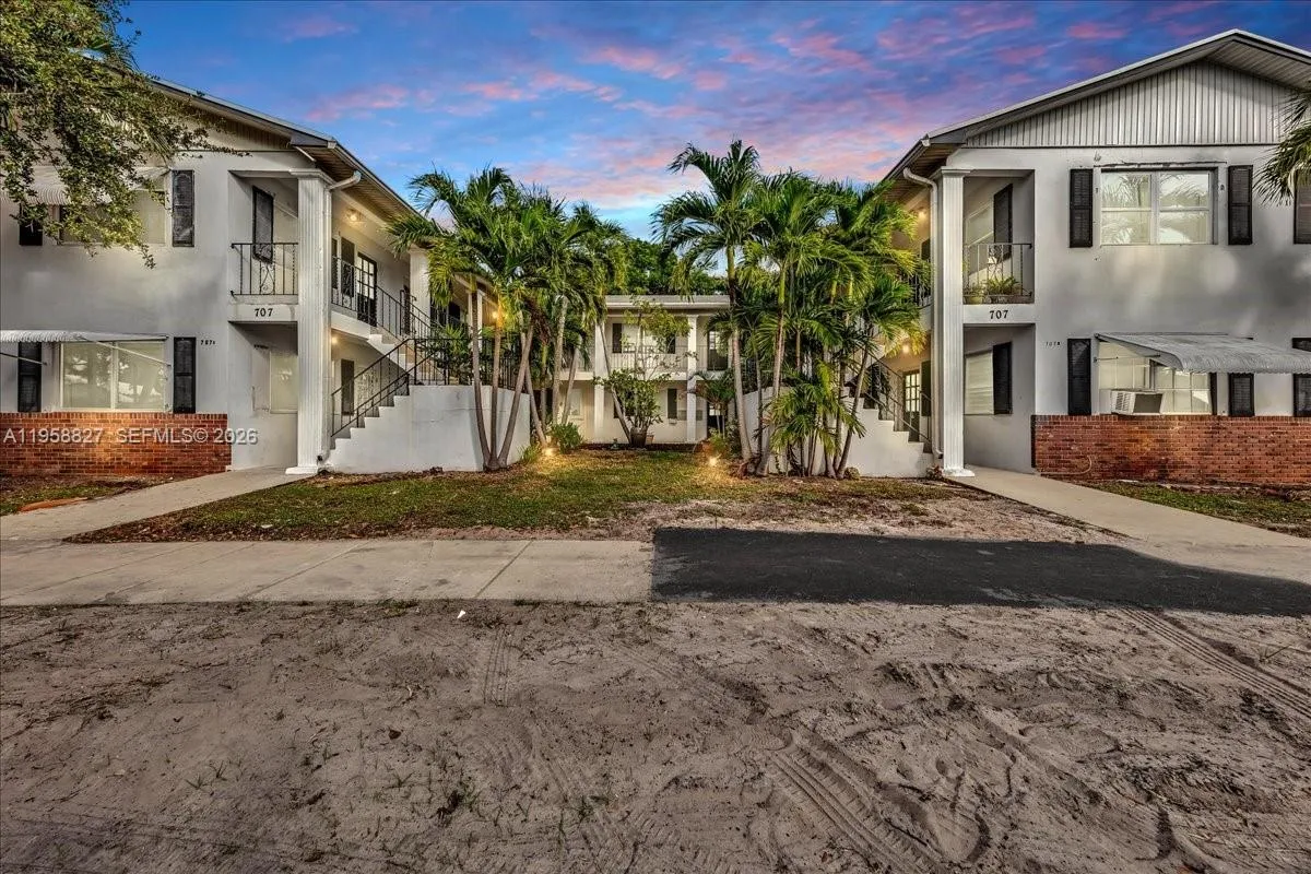 Foto de propiedad en 707 S 19th Avenue 9, Hollywood, FL 33020 Hollywood con MLS# 