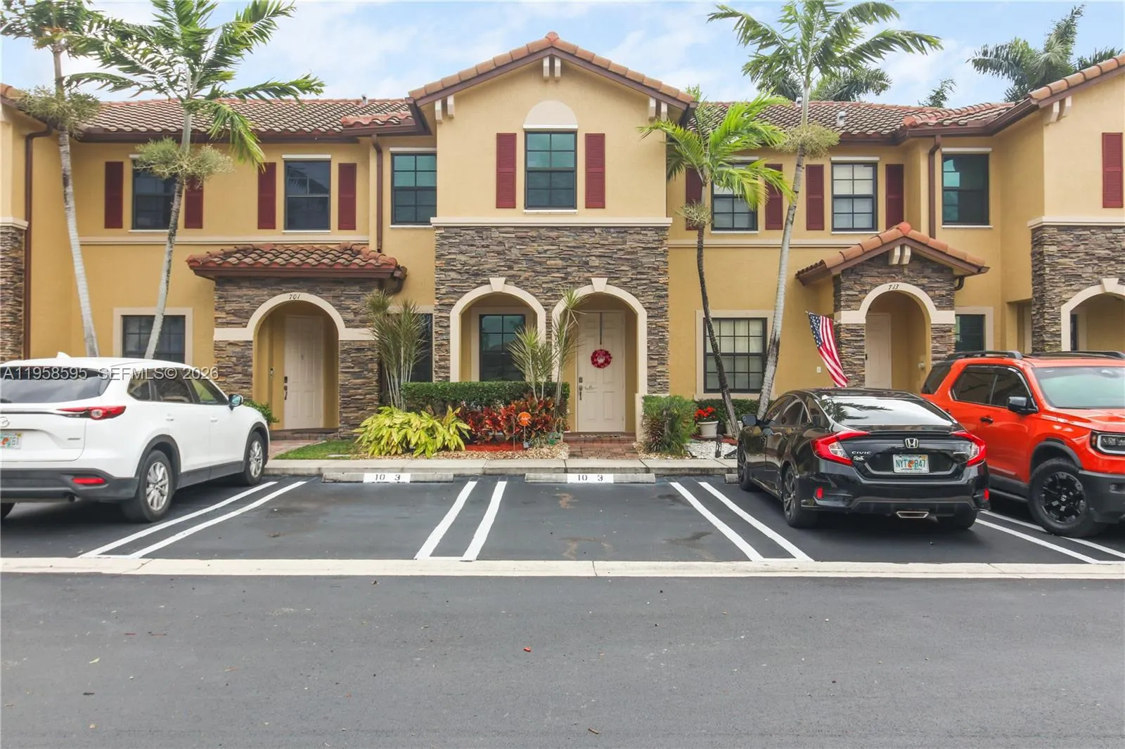 Foto de propiedad en 707 SE 32nd Terrace, Homestead, FL 33033 Homestead con MLS# 