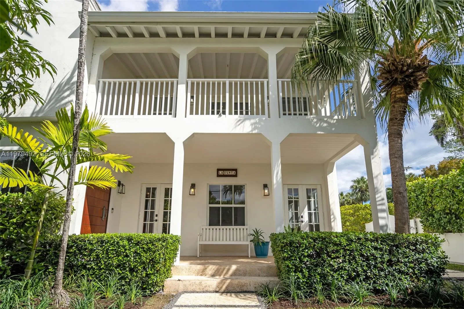 Foto de propiedad en 707 W 54th Street, Miami Beach, FL 33140 Miami Beach con MLS# 