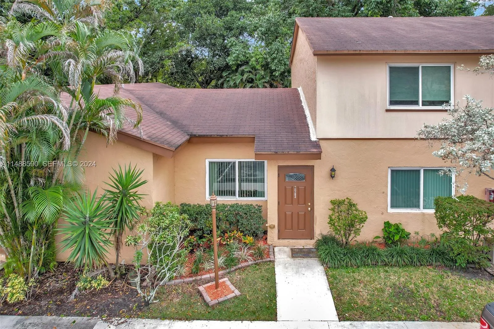 Foto de propiedad en 7083 W Sunrise Boulevard 7083, Plantation, FL 33313 Plantation con MLS# 