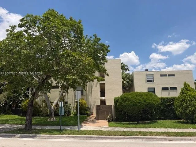 Vendido 709 Curtiss Parkway 20, Miami Springs, FL 33166, Miami Springs, FL 33166