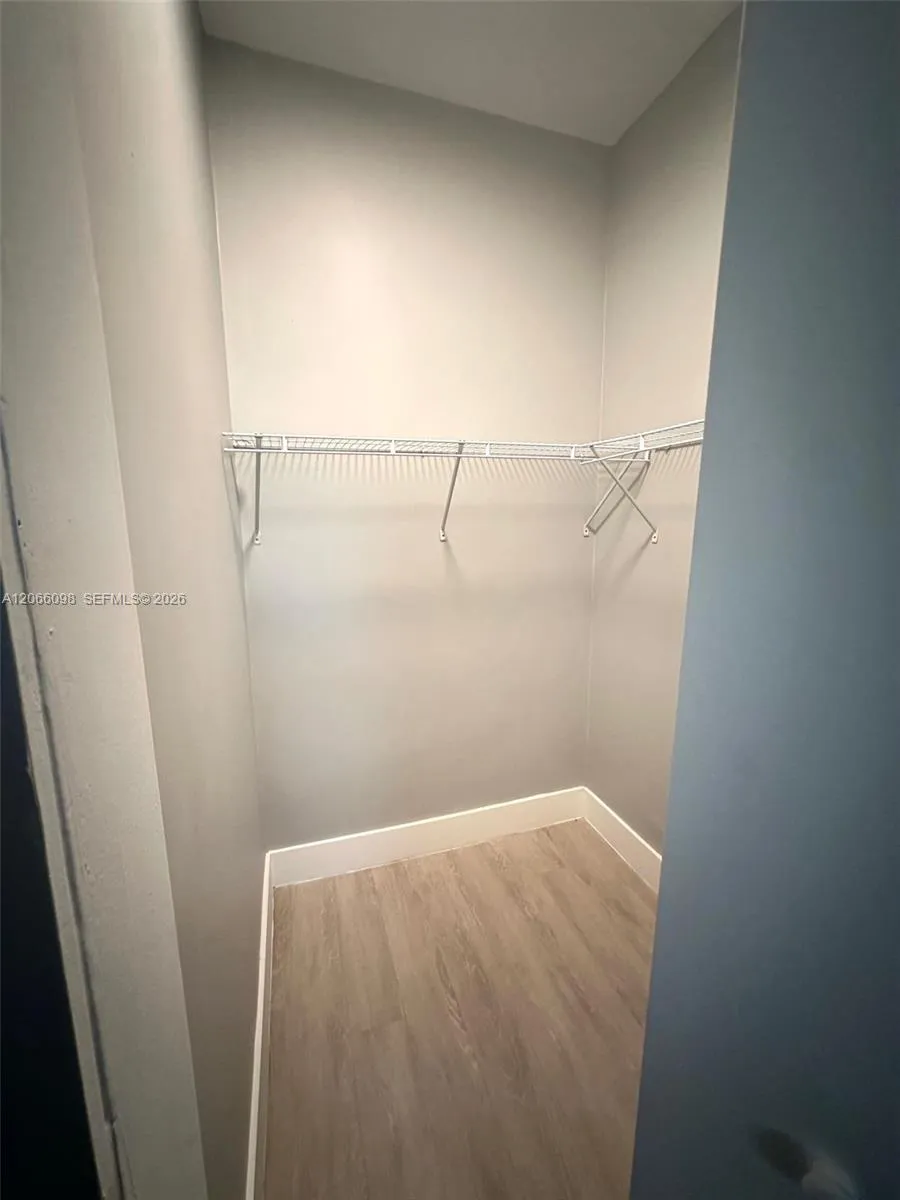 Foto de propiedad en 710 Meridian Avenue 10, Miami Beach, FL 33139 Miami Beach con MLS# 