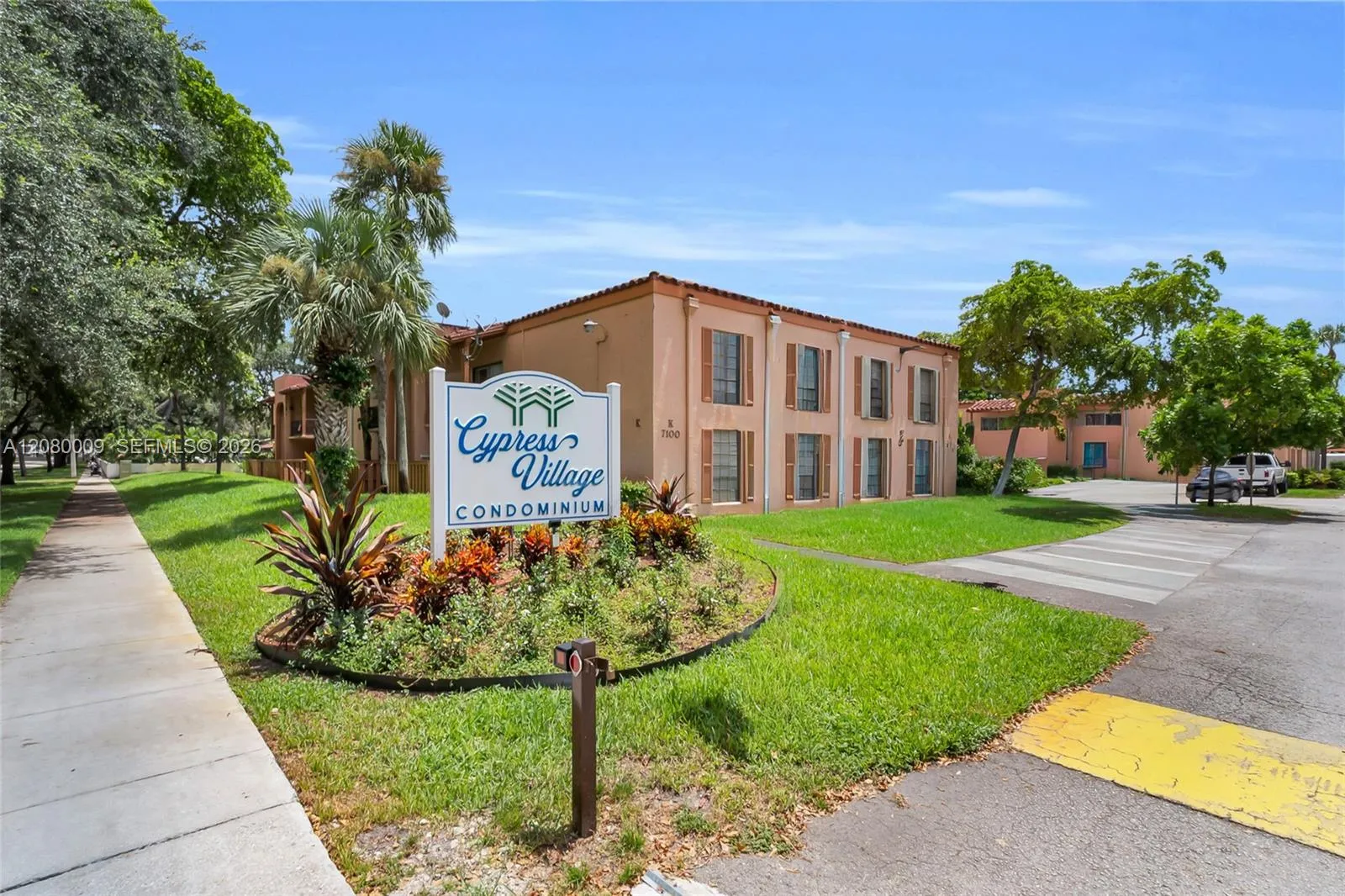 Foto de propiedad en 7100 Fairway Drive K11, Miami Lakes, FL 33014 Miami Lakes con MLS# 