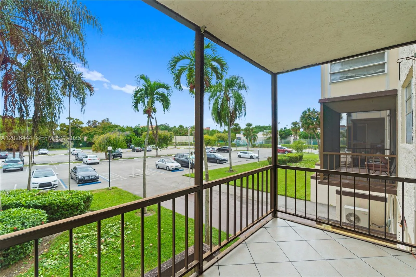 Foto de propiedad en 7100 NW 17th Street 219, Plantation, FL 33313 Plantation con MLS# 