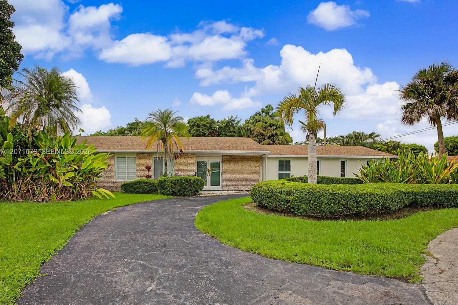 Foto de propiedad en 7100 SW 119th Street 0, Pinecrest, FL 33156 Pinecrest con MLS# 