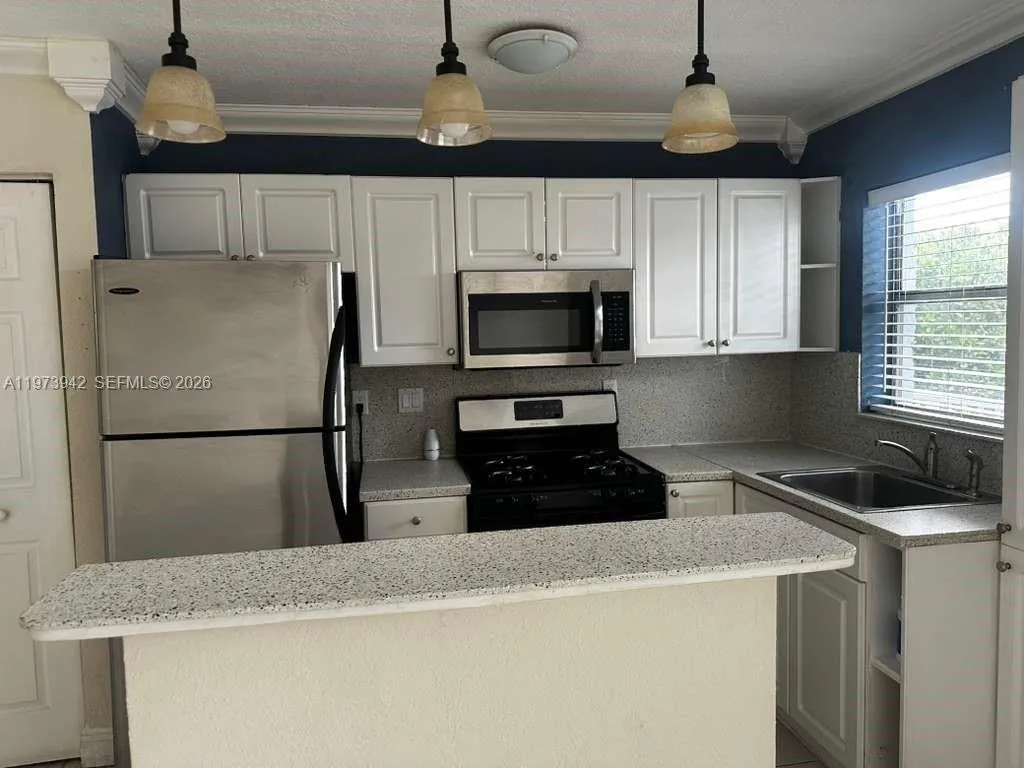 Vendido 7101 SW 89th Court 212, Miami, FL 33173, Miami, FL 33173