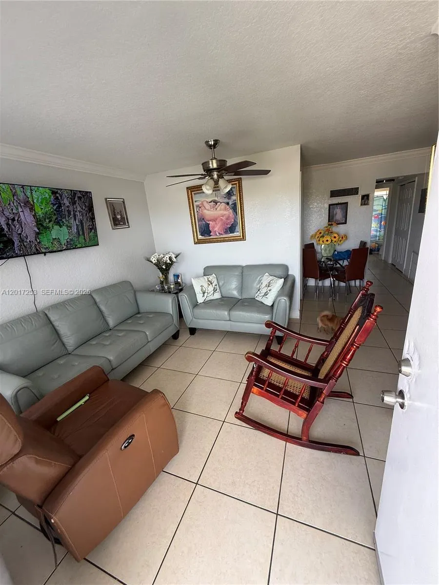 En Venta 7101 SW 89th Court 305, Miami, FL 33173, Miami, FL 33173