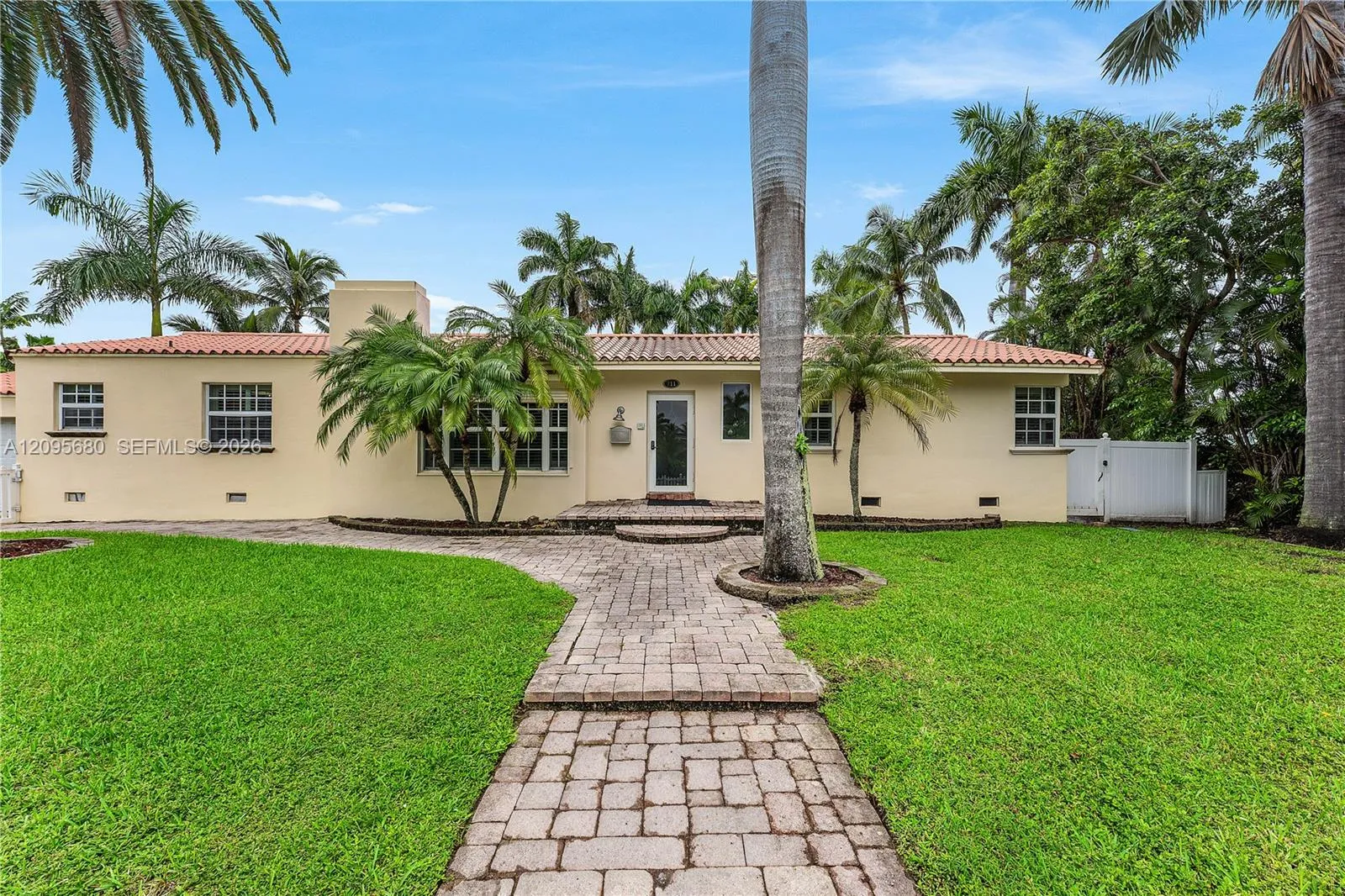 En Renta 711 Tyler Street, Hollywood, FL 33019, Hollywood, FL 33019