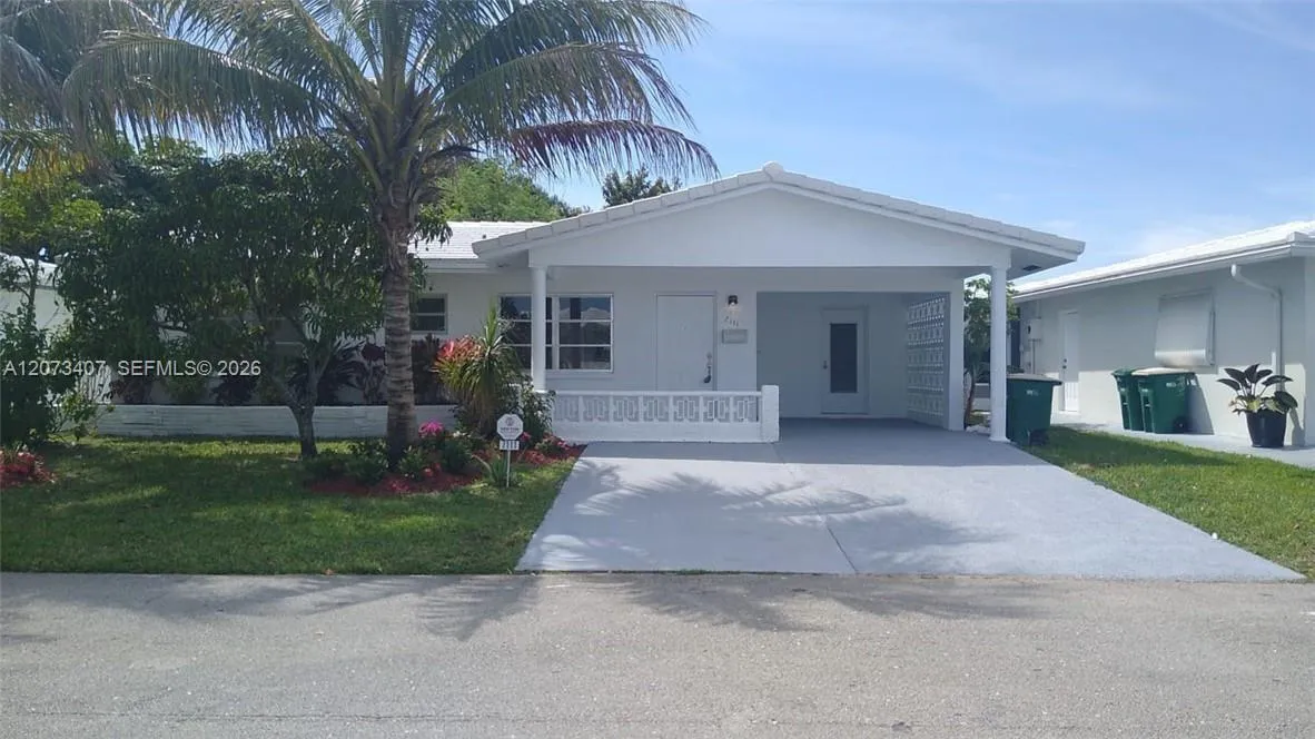 Foto de propiedad en 7111 NW 68th Avenue, Tamarac, FL 33321 Tamarac con MLS# 