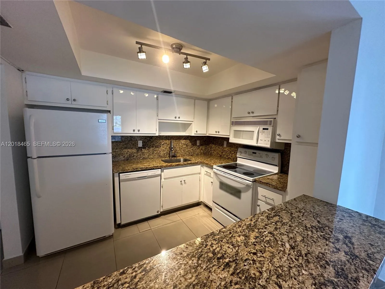 Foto de propiedad en 7118 Bonita Drive 305, Miami Beach, FL 33141 Miami Beach con MLS# 