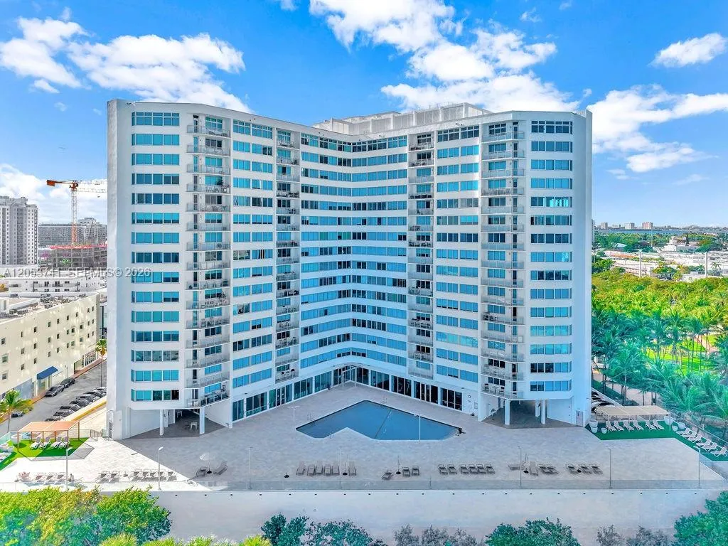 Foto de propiedad en 7135 Collins Avenue 435, Miami Beach, FL 33141 Miami Beach con MLS# 