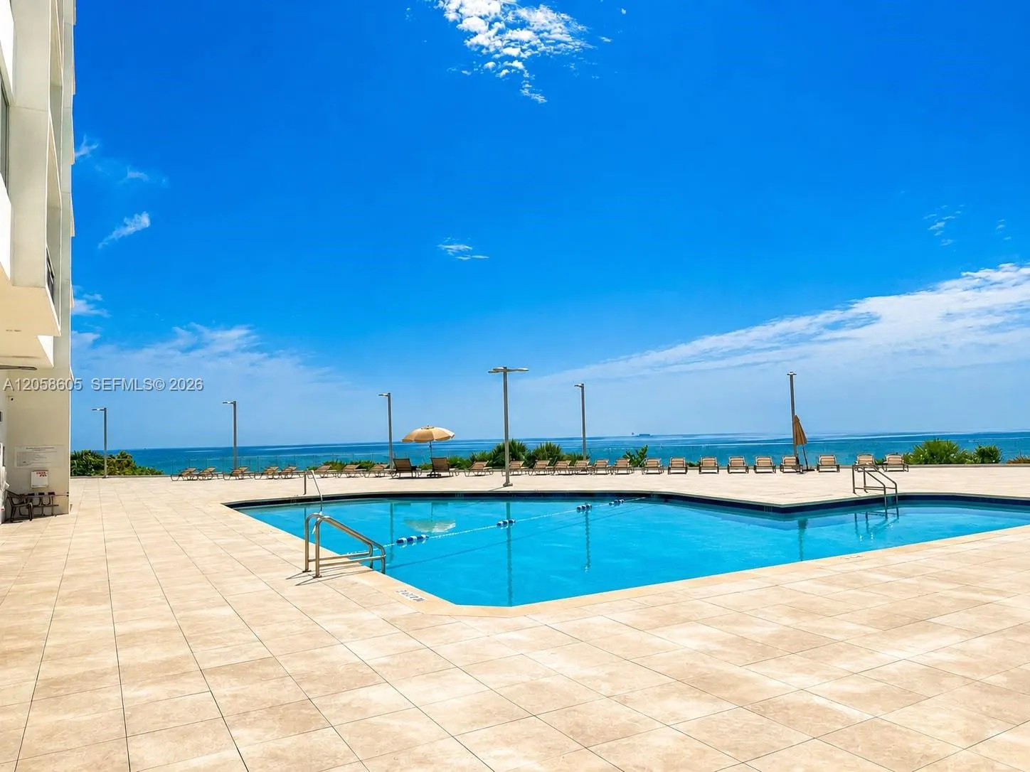 Foto de propiedad en 7135 Collins Avenue 701, Miami Beach, FL 33141 Miami Beach con MLS# 