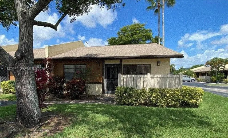 Foto de propiedad en 715 Banks Road, Margate, FL 33063 Margate con MLS# 