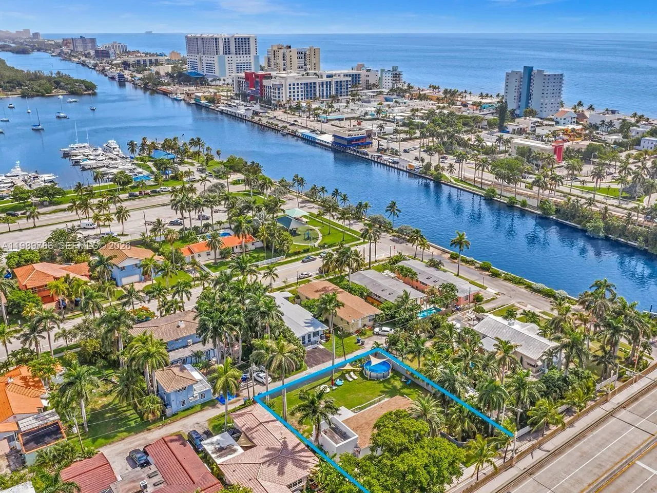 Foto de propiedad en 715 Hollywood Boulevard, Hollywood, FL 33019 Hollywood con MLS# 