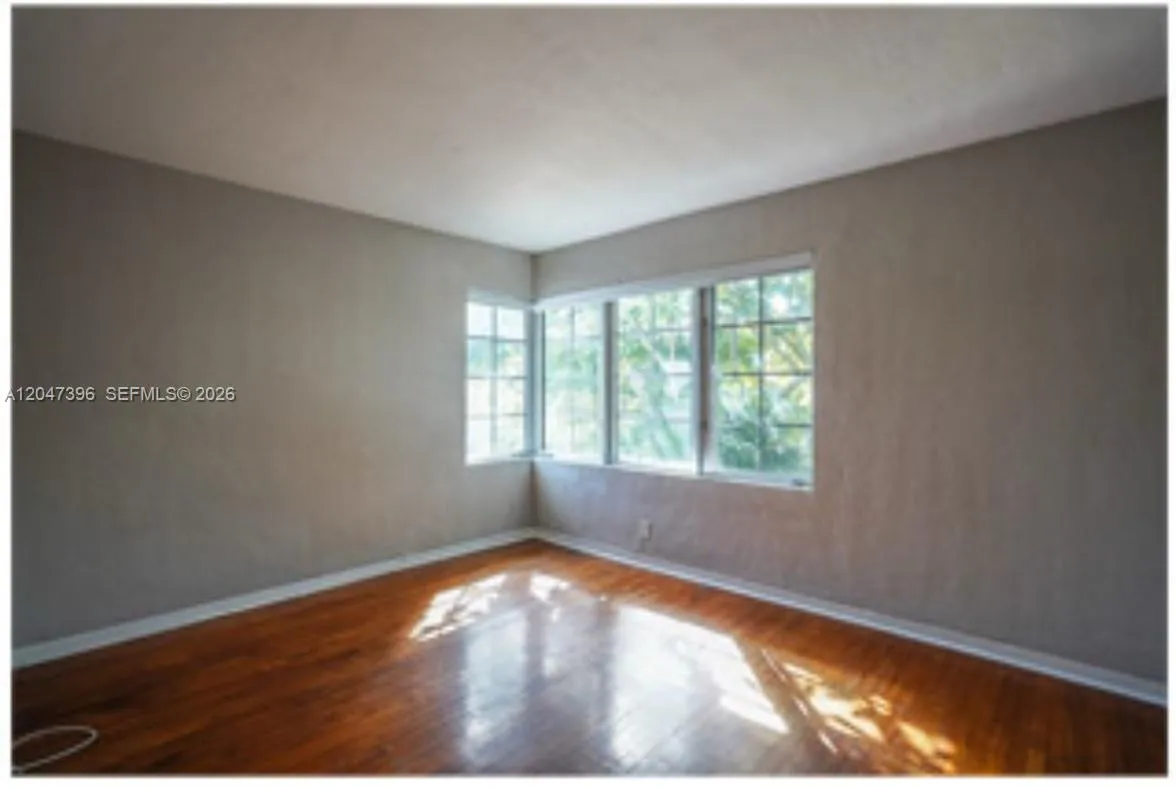 Foto de propiedad en 715 Michigan Avenue 7, Miami Beach, FL 33139 Miami Beach con MLS# 