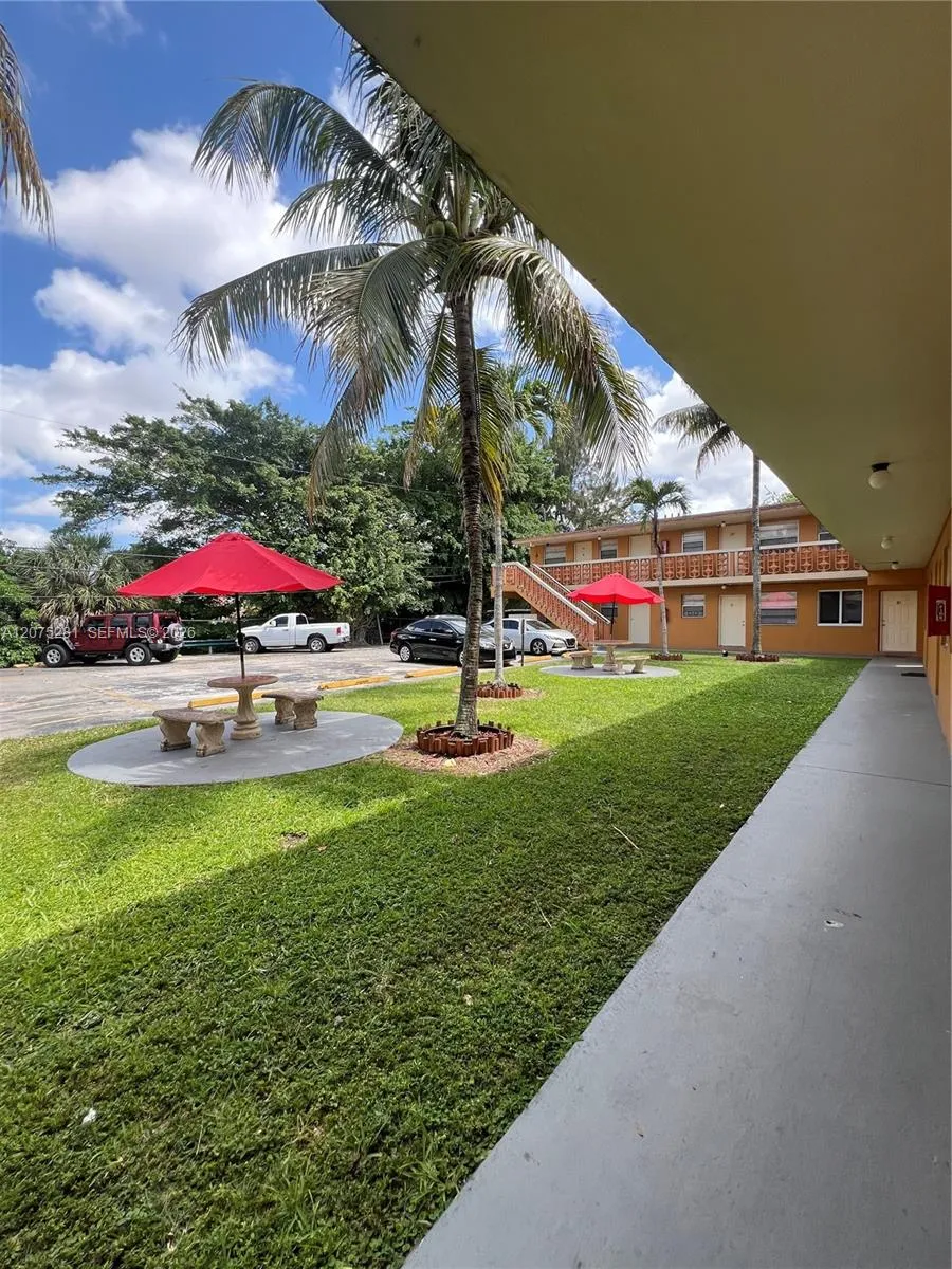 Foto de propiedad en 7155 W 14th Court 9, Hialeah, FL 33014 Hialeah con MLS# 