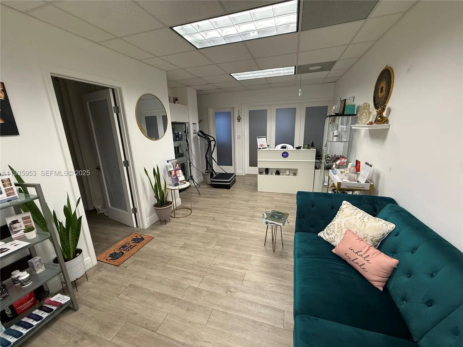 Foto de propiedad en 717 Ponce De Leon Boulevard 206, Coral Gables, FL 33134 Coral Gables con MLS# 