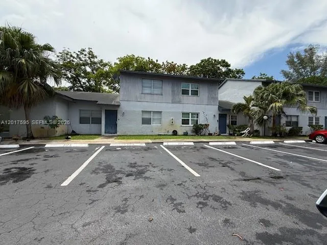 Foto de propiedad en 7173 W Sunrise Boulevard 7173, Plantation, FL 33313 Plantation con MLS# 