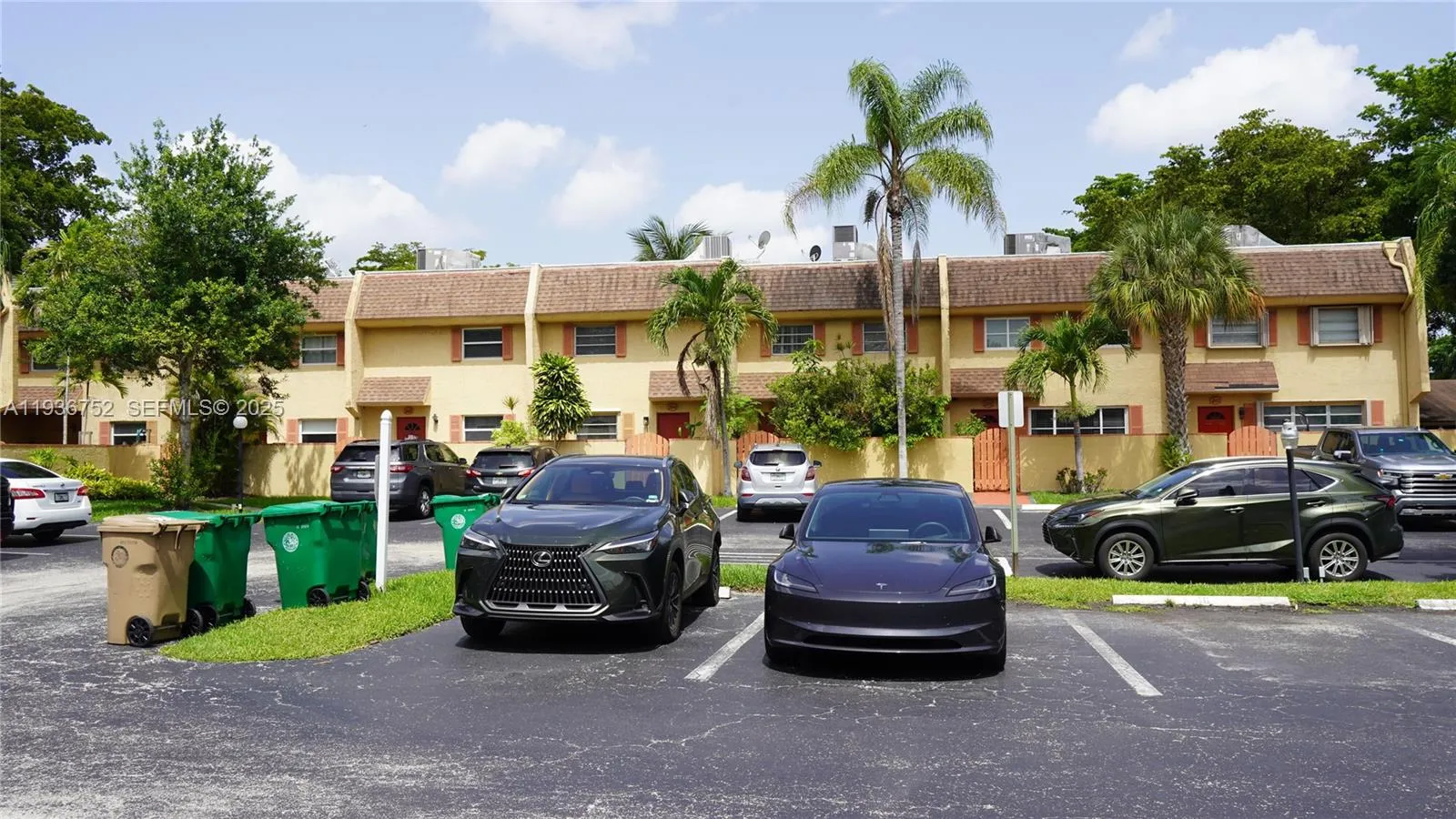 Foto de propiedad en 7175 Nova Drive 204, Davie, FL 33317 Davie con MLS# 