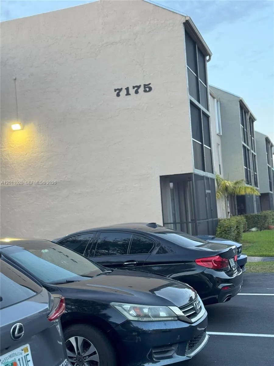 Vendido 7175 Orange Drive 203H, Davie, FL 33314, Davie, FL 33314