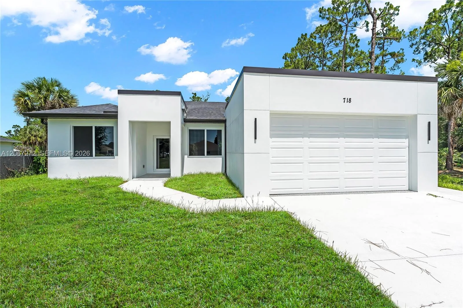 En Venta 718 718 Robert Avenue, Lehigh Acres, FL 33936, Lehigh Acres, FL 33936