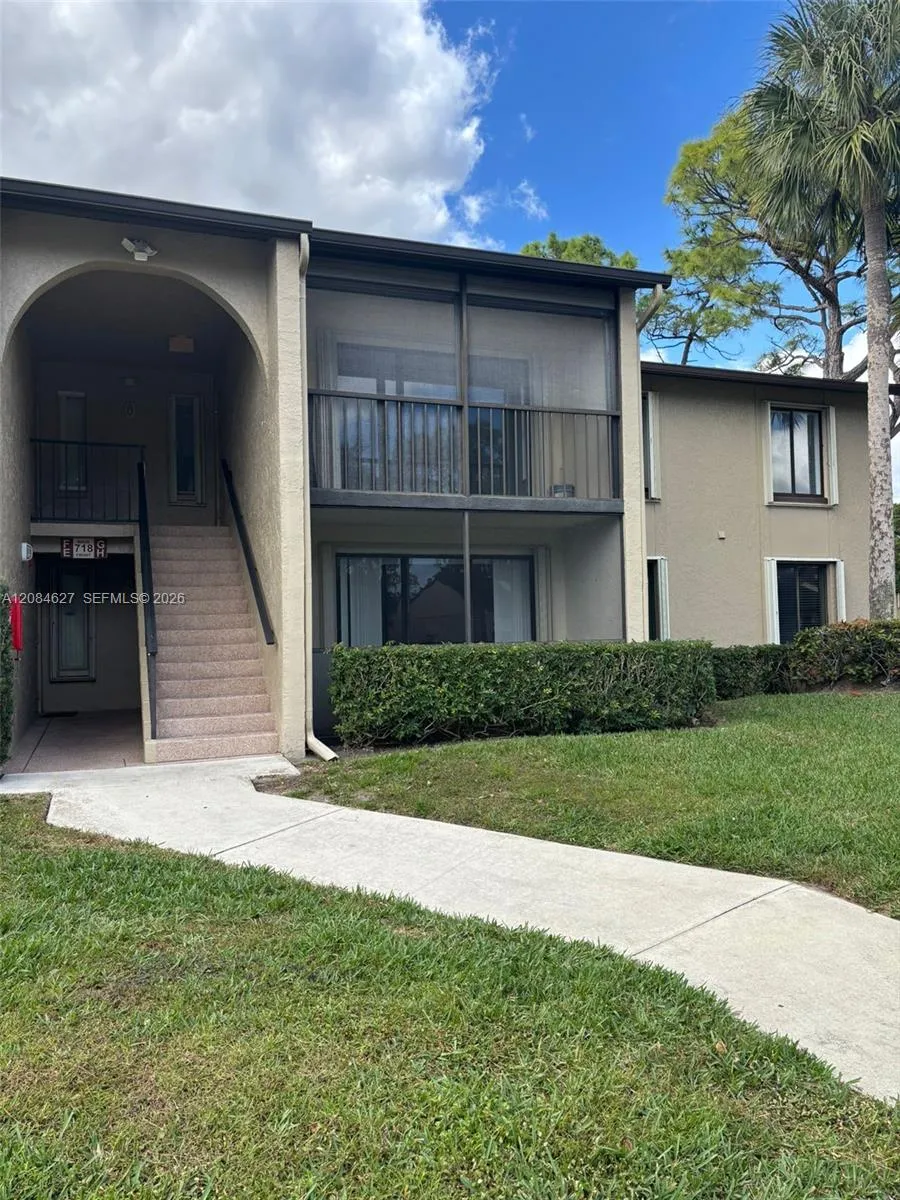 Foto de propiedad en 718 Sunny Pine Way H2, Greenacres, FL 33415 Greenacres con MLS# 