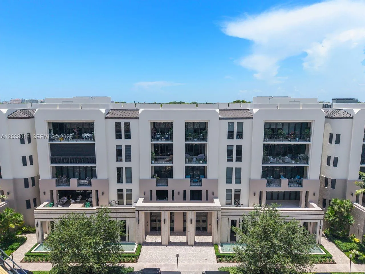 Foto de propiedad en 718 Valencia Avenue 403, Coral Gables, FL 33134 Coral Gables con MLS# 
