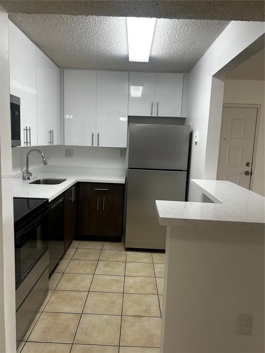 En Renta 7180 NW 179th Street 211, Hialeah, FL 33015, Hialeah, FL 33015