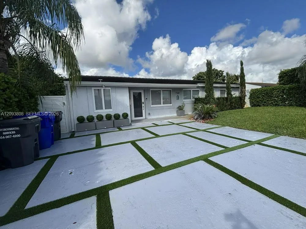 En Venta 7181 Sheridan Street, Hollywood, FL 33024, Hollywood, FL 33024