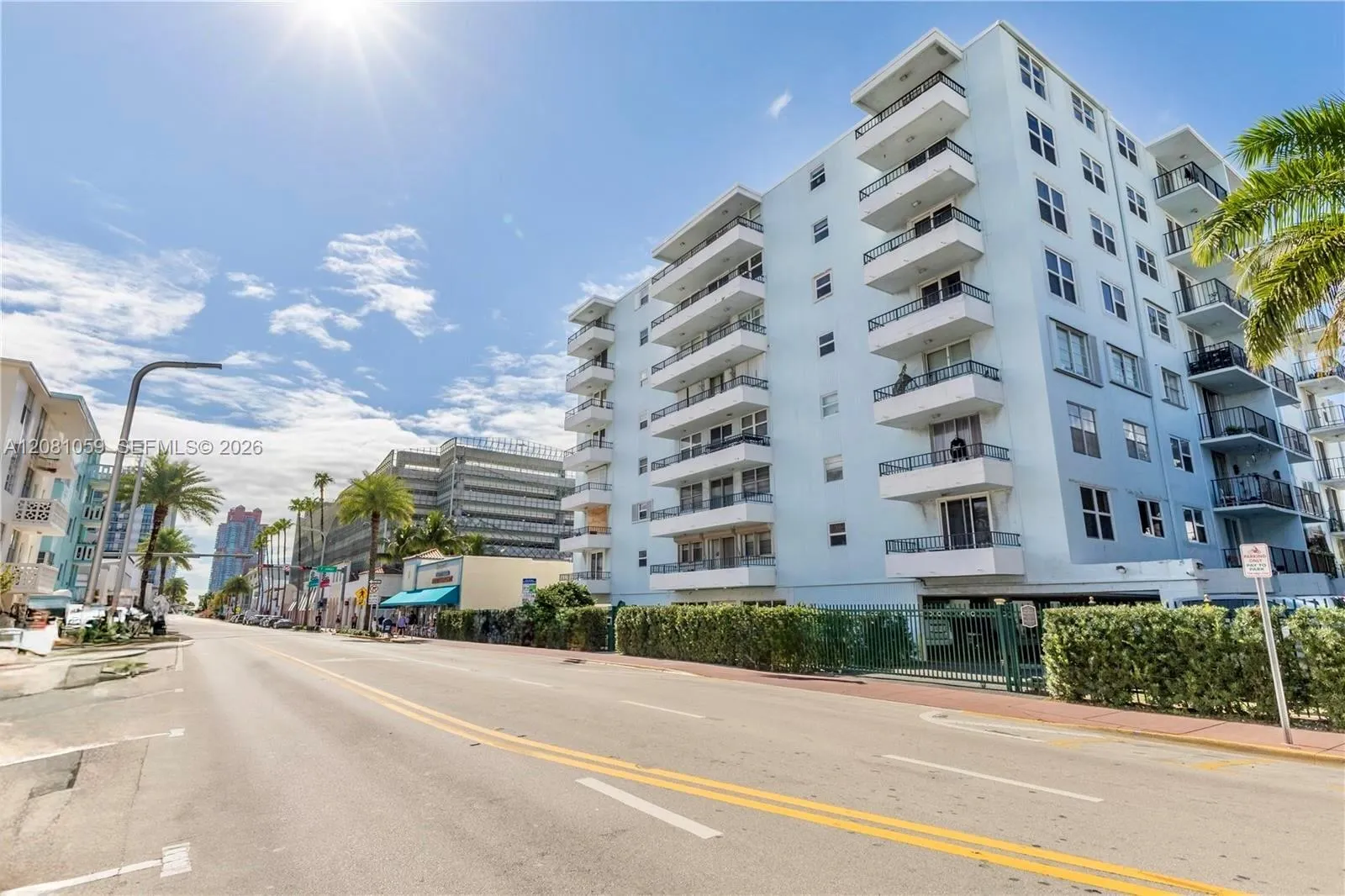 Foto de propiedad en 720 Collins Avenue 204, Miami Beach, FL 33139 Miami Beach con MLS# 