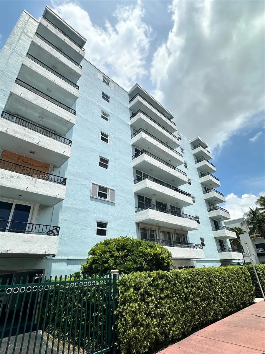 Foto de propiedad en 720 Collins Avenue 309, Miami Beach, FL 33139 Miami Beach con MLS# 