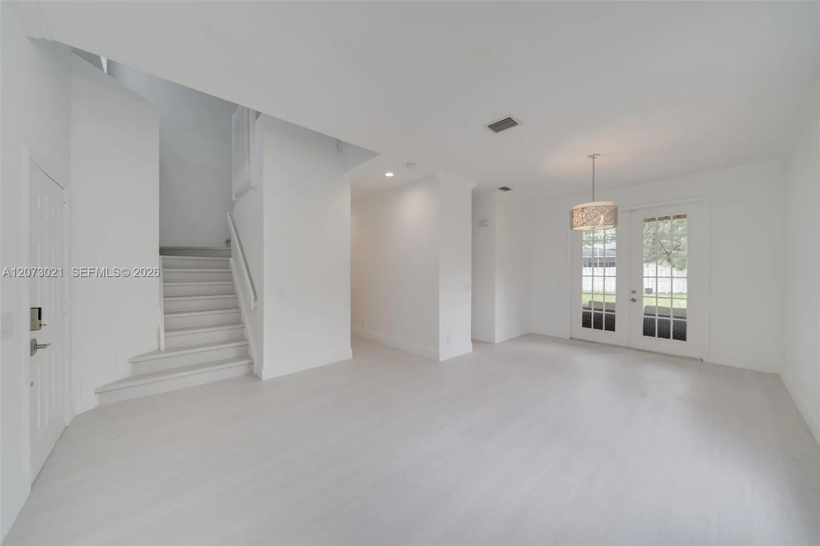 Foto de propiedad en 720 Falling Water Road 720, Weston, FL 33326 Weston con MLS# 