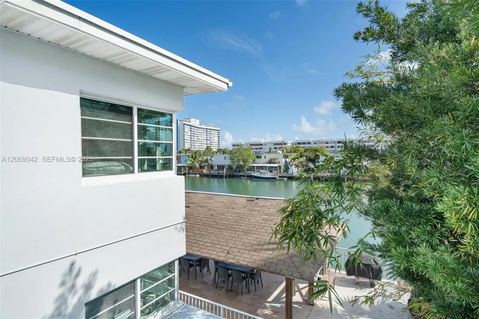 Foto de propiedad en 7207 Bay Drive 11, Miami Beach, FL 33141 Miami Beach con MLS# 