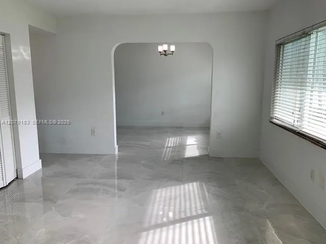 Foto de propiedad en 7207 Bay Drive 23, Miami Beach, FL 33141 Miami Beach con MLS# 