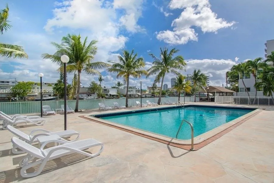 En Renta 7207 Bay Drive 9, Miami Beach, FL 33141, Miami Beach, FL 33141