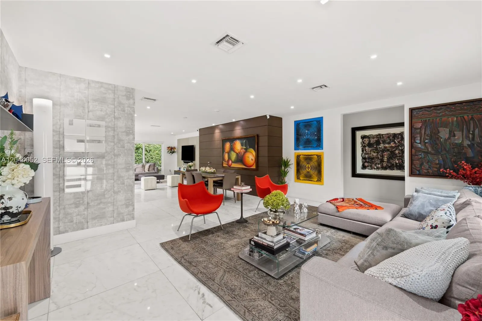 Foto de propiedad en 721 Bird Road, Coral Gables, FL 33146 Coral Gables con MLS# 