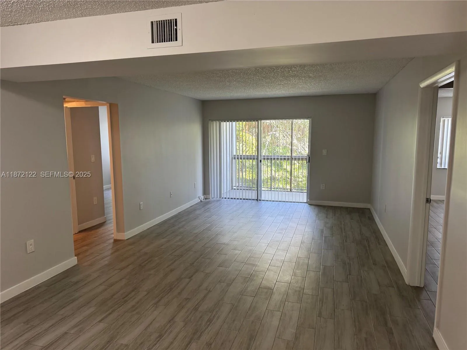 Foto de propiedad en 721 N Pine Island Road 201, Plantation, FL 33324 Plantation con MLS# 