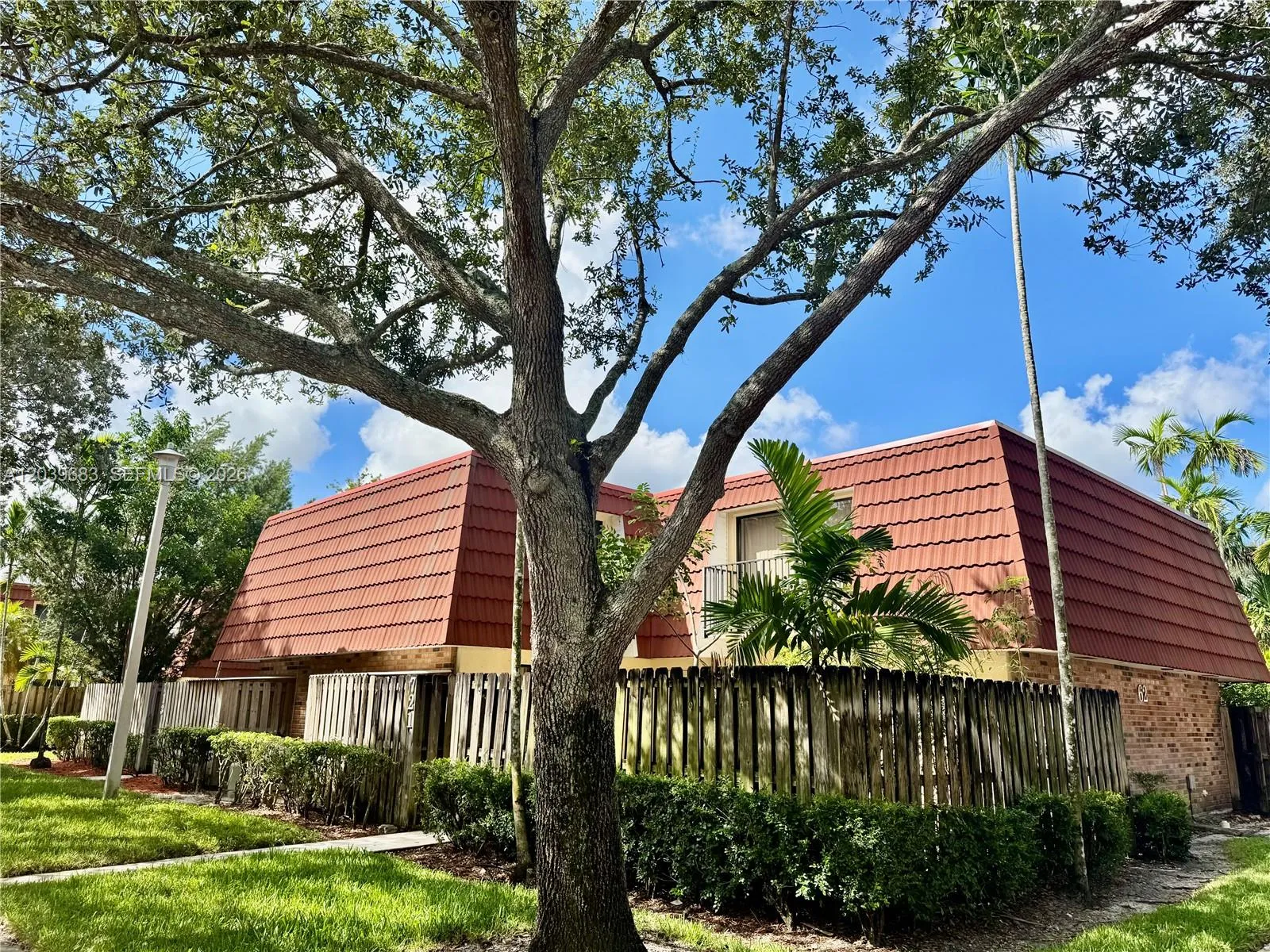 Foto de propiedad en 721 NW 99th Circle 721, Plantation, FL 33324 Plantation con MLS# 
