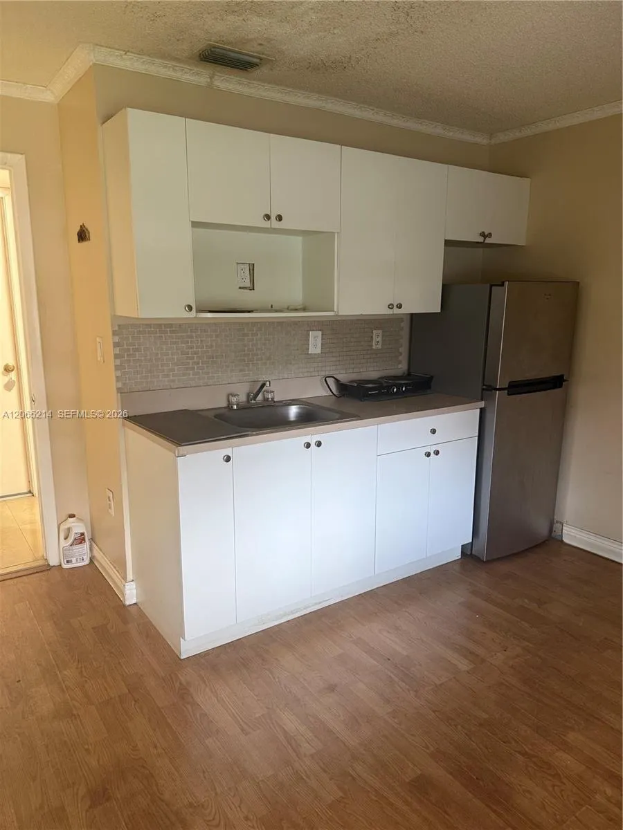 Foto de propiedad en 722 NW 125th Court B, Miami, FL 33182 Miami con MLS# 