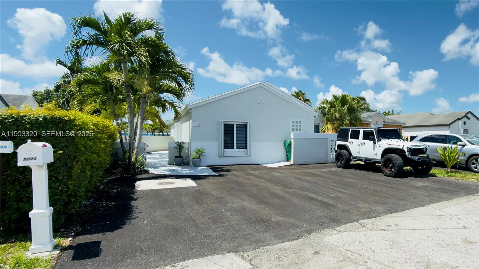 Foto de propiedad en 7220 SW 149th Court, Miami, FL 33193 Miami con MLS# 