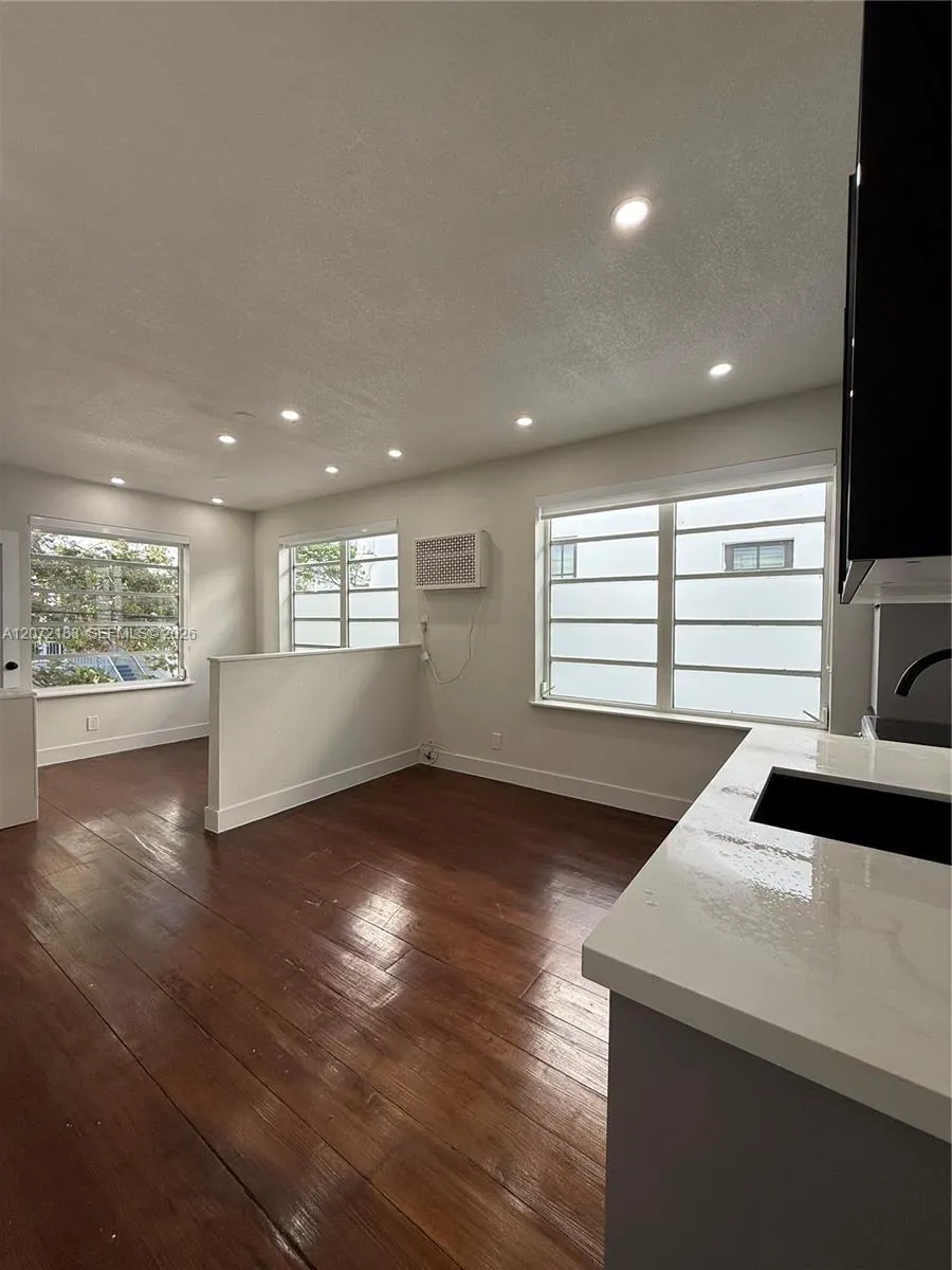 Foto de propiedad en 723 2nd Street 3, Miami Beach, FL 33139 Miami Beach con MLS# 