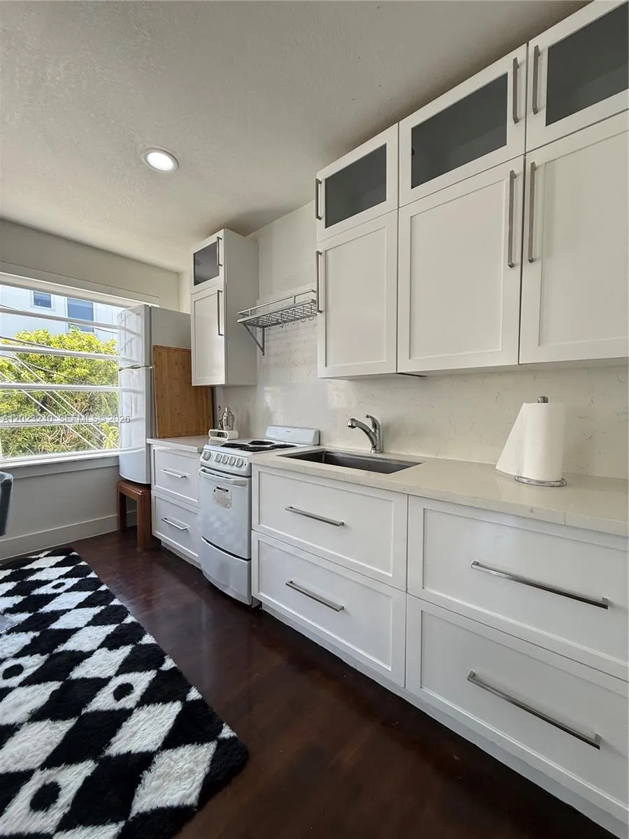 Foto de propiedad en 723 2nd Street 8, Miami Beach, FL 33139 Miami Beach con MLS# 