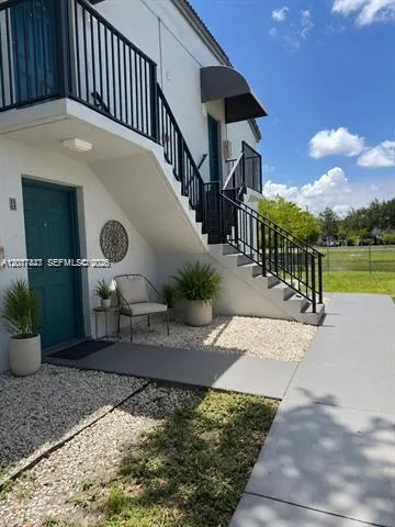 En Venta 7235 NW 179th Street 101, Hialeah, FL 33015, Hialeah, FL 33015