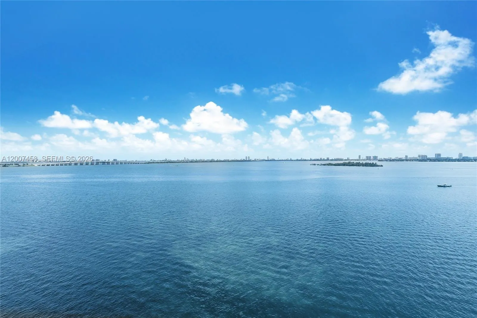 Foto de propiedad en 725 NE 22nd Street 7B, Miami, FL 33137 Miami con MLS# 