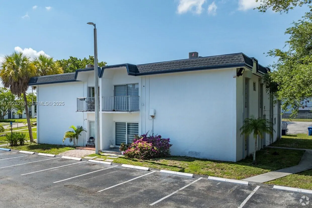 Foto de propiedad en 7250 SW 94th Place B6, Miami, FL 33173 Miami con MLS# 
